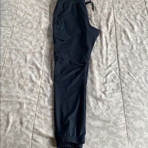 Under Armour: Slim Cargo Pants